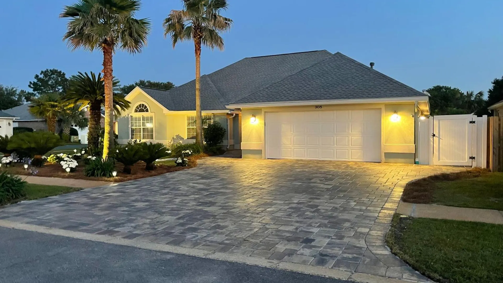 Ratiu House White Miramar *