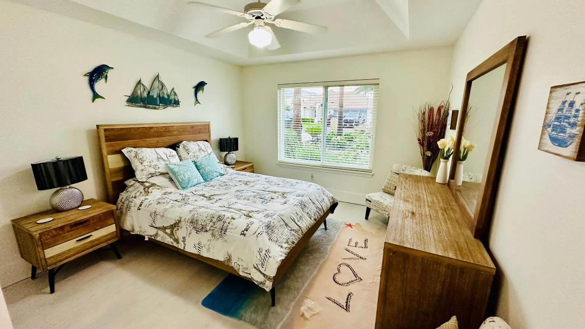Ratiu House White Miramar Holiday home *