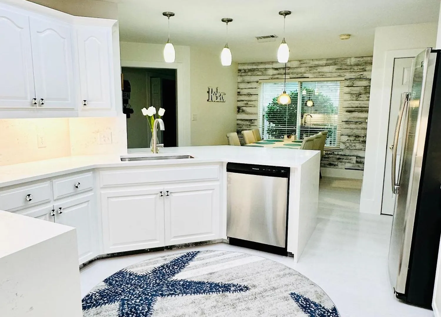 Ratiu House White Miramar *