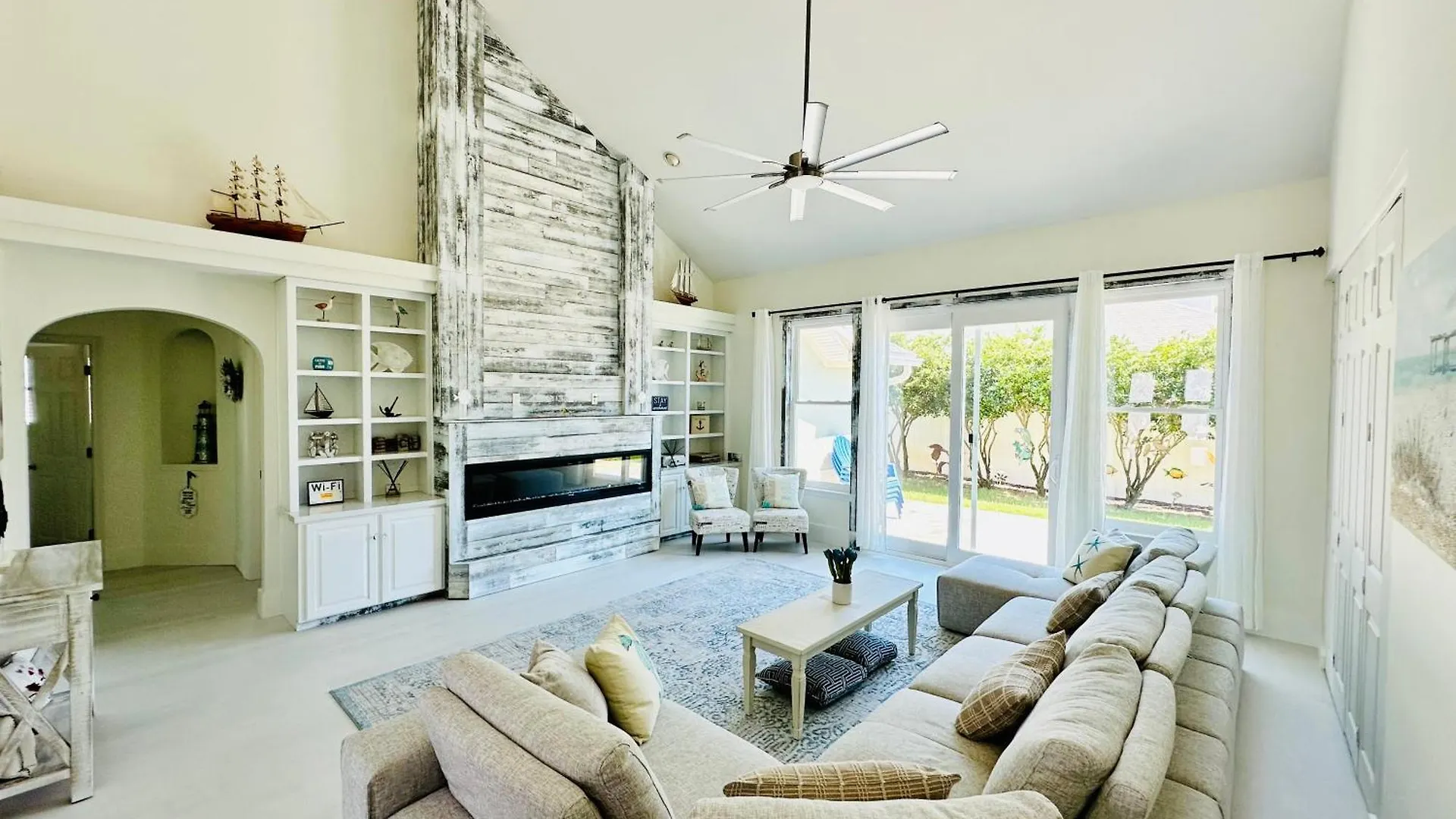 Ratiu House White Miramar