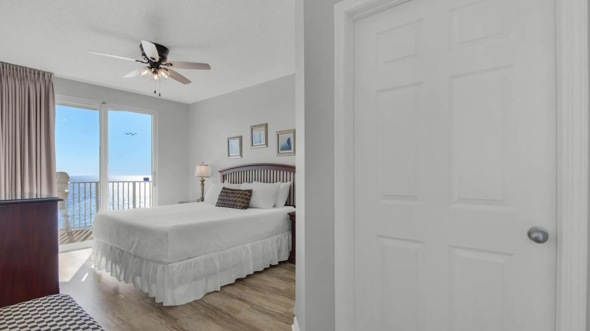 Holiday home Majestic Sun 913b