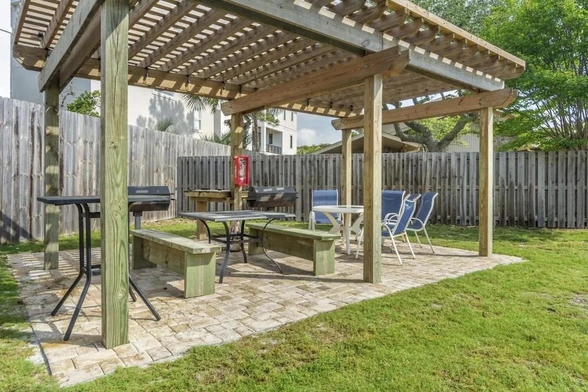 Seacove Steps 2 Priv Backyard Comm Pool * Destin