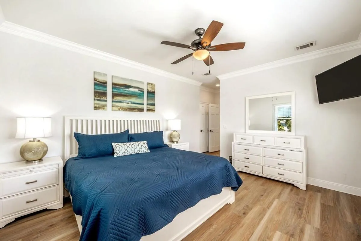 Holiday home Sunbelievable Heated Pool N Golf Cart Deals