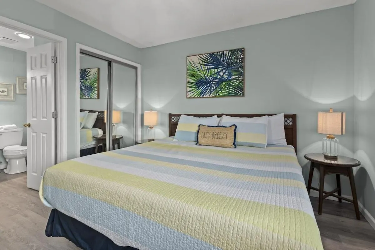 Seacove Steps 2 Priv Backyard Comm Pool Holiday home
