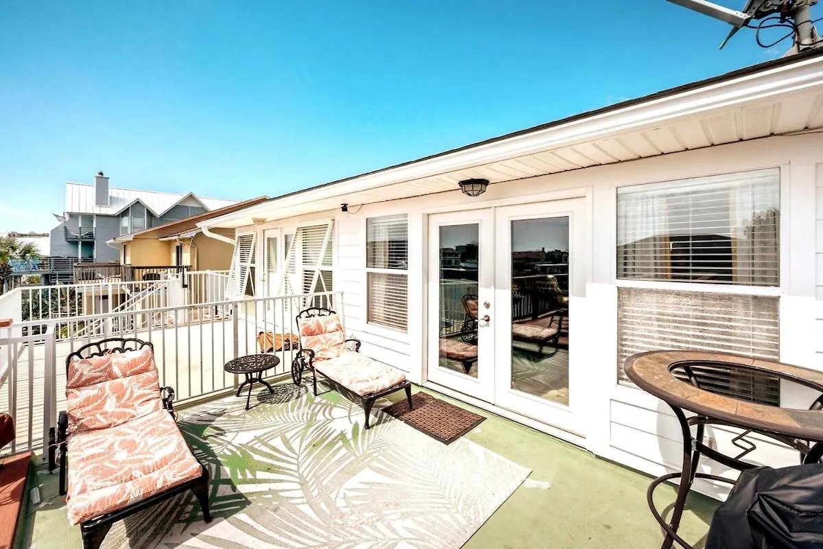 Seahab Waterfront Views Dock Priv Access Holiday home
