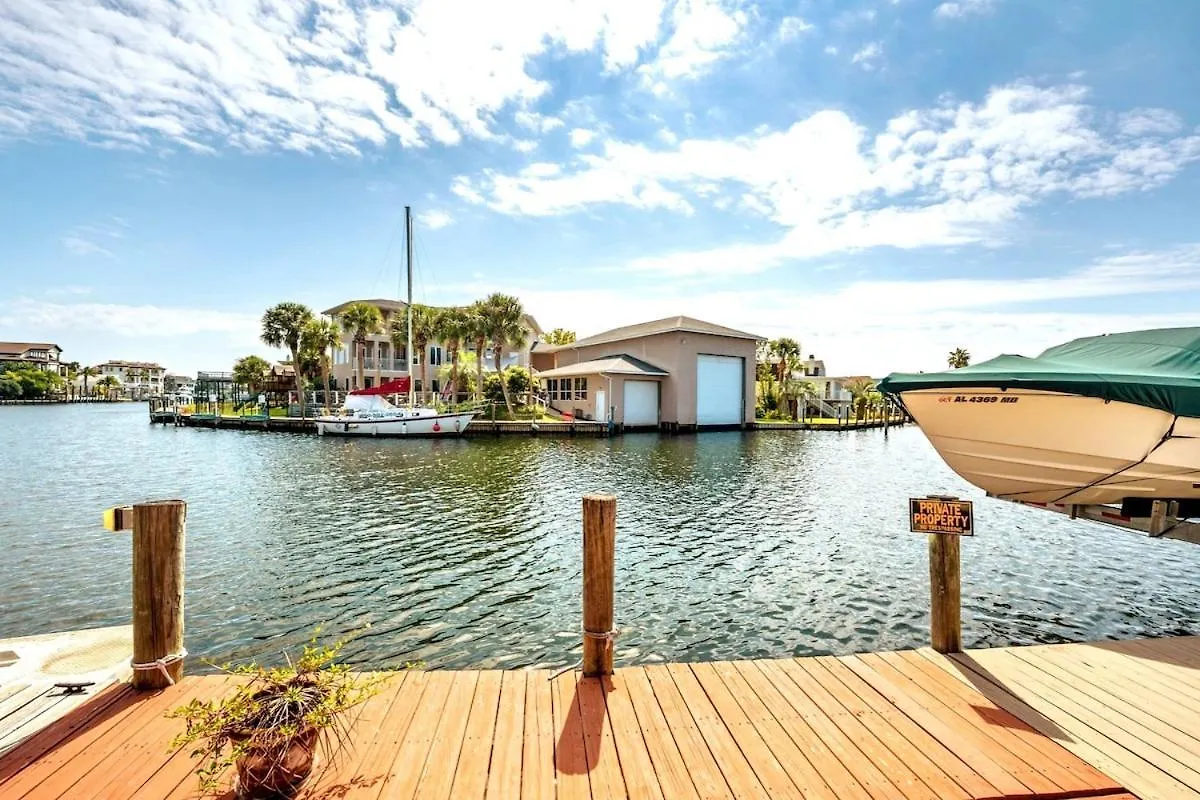 Seahab Waterfront Views Dock Priv Access Holiday home