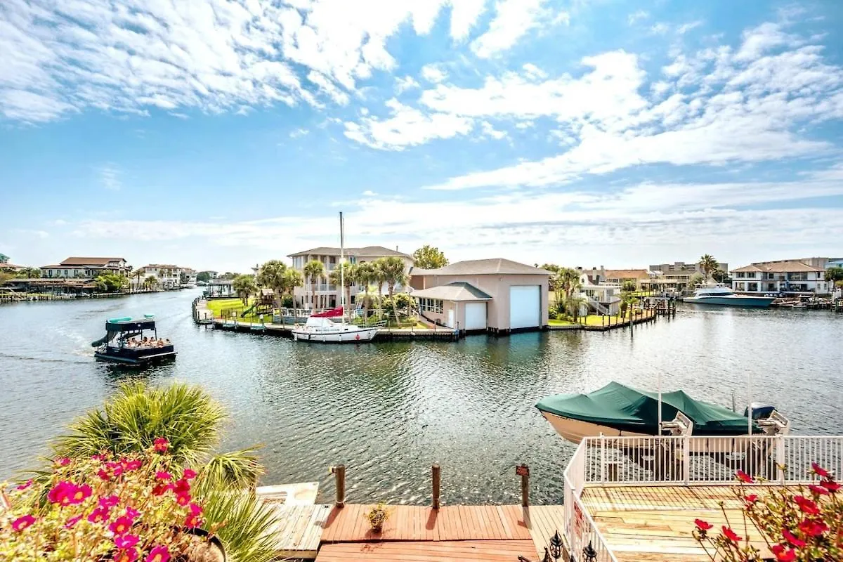 Holiday home Seahab Waterfront Views Dock Priv Access *