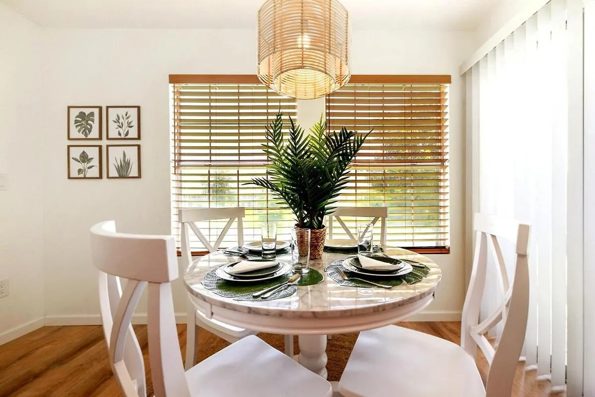 Eden Escape View 3 Pools Pet Friendly Holiday home *