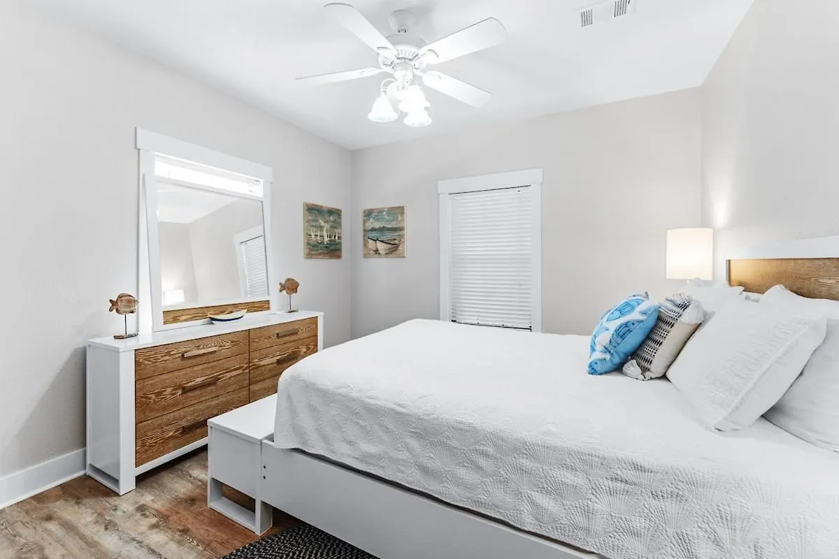 Coastal91 Free Golf Cart Gated Access Holiday home *