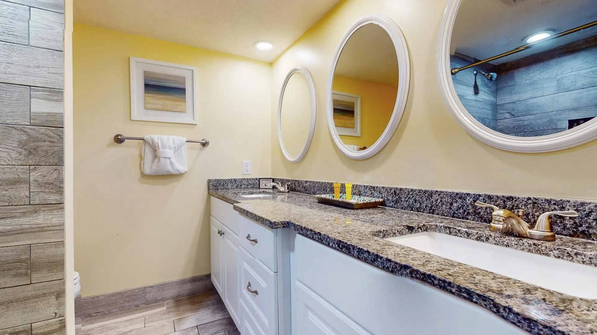 Edgewater 801 Apartment *
