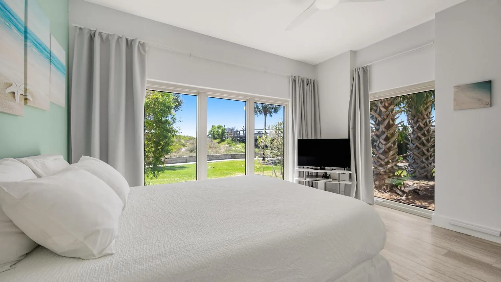 Tops'l Manor 114 *