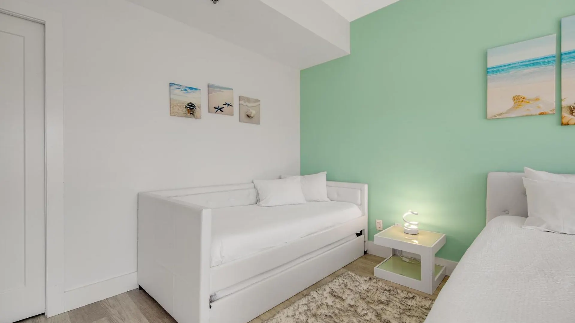 Tops'l Manor 114