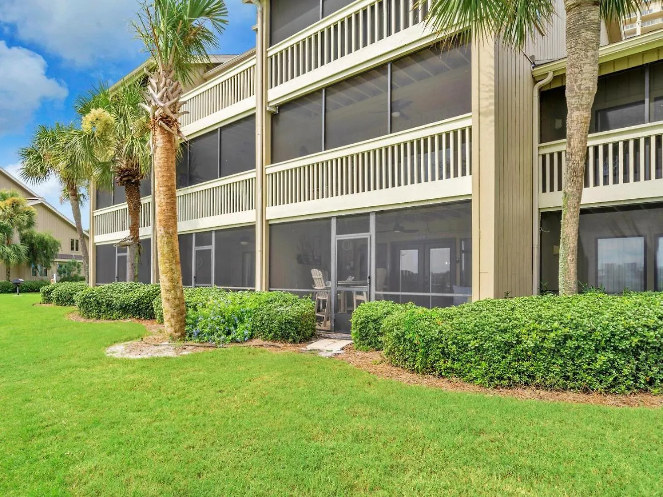 Seascape Lakefront 189- Don't Worry, Happy Holiday home Destin