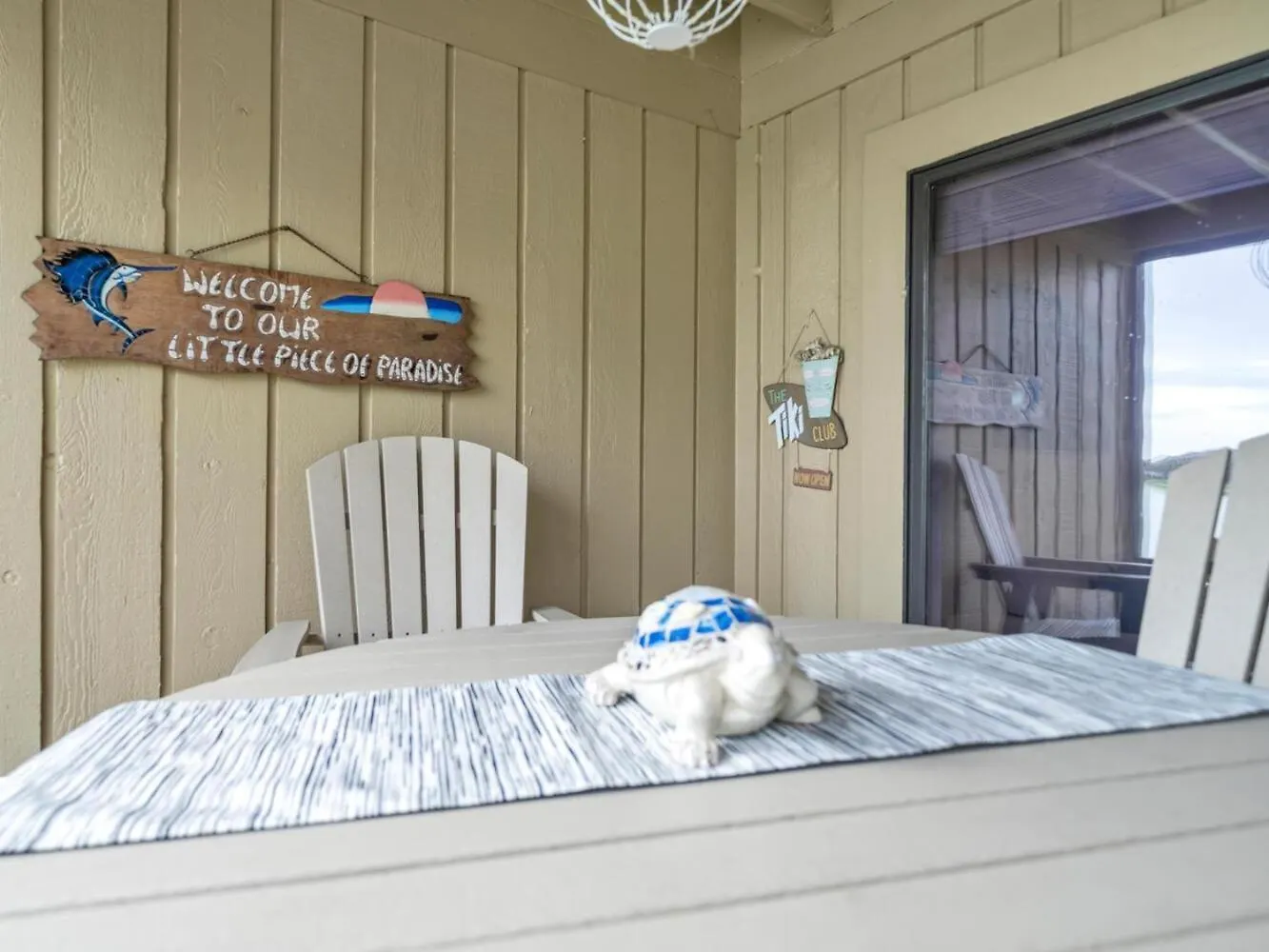 Seascape Lakefront 189- Don't Worry, Happy Holiday home *