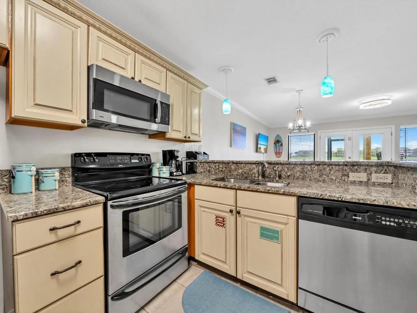 Seascape Lakefront 189- Don't Worry, Happy Holiday home *