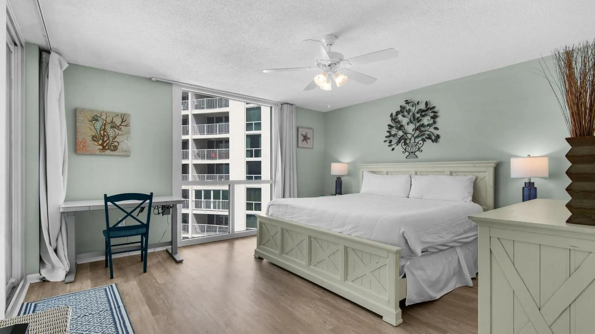 Shoreline Towers 1085