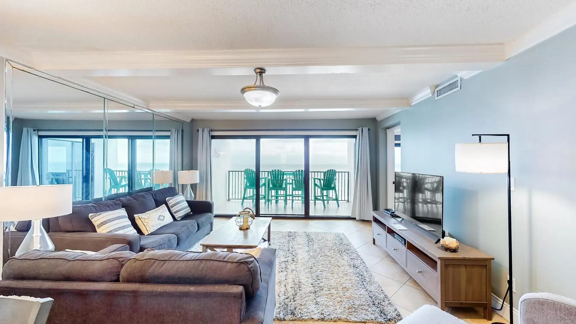 Apartment Emerald Towers Ii