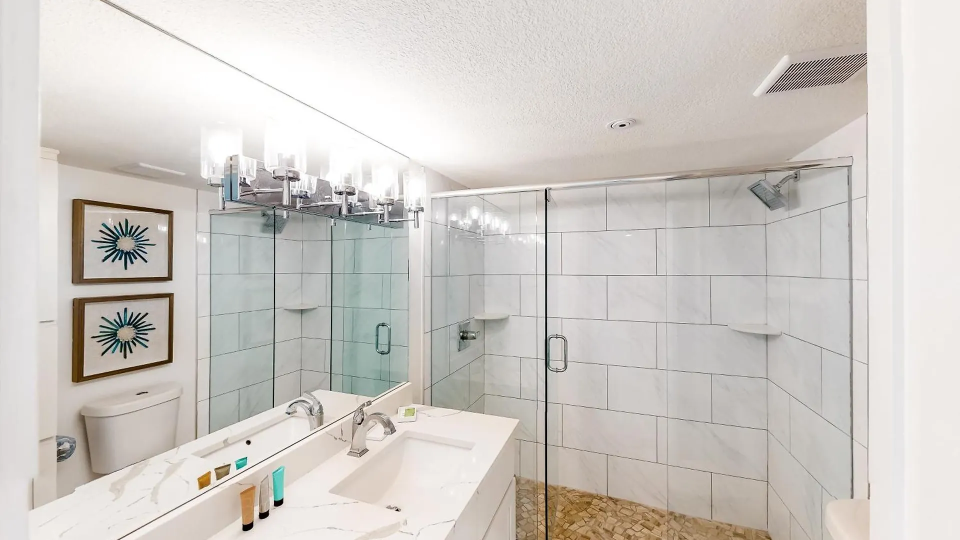 Emerald Towers Ii Apartment