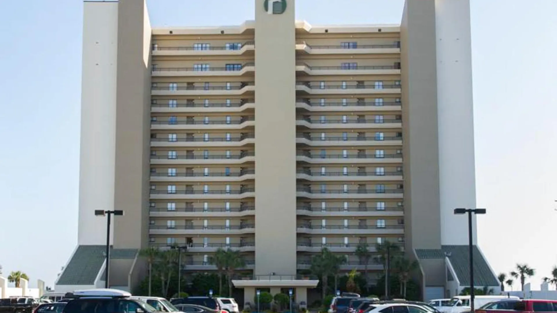 Emerald Towers Ii Apartment *