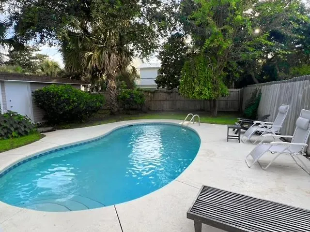 Say Yes To Spring! 4br W Private Pool 2 Min To Beaches Holiday home