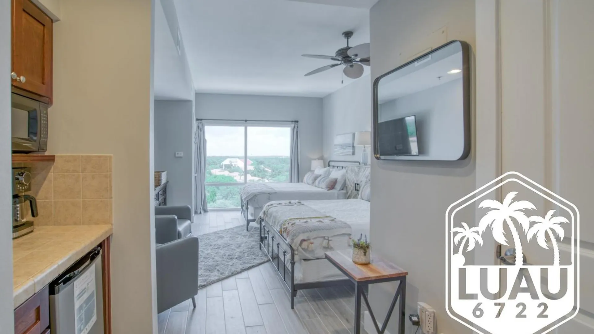 Apartment Luau Tower Enjoy These 2 Connecting Units As A Family Destin