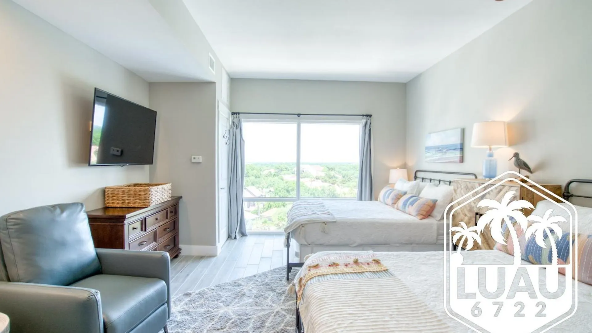 Luau Tower Enjoy These 2 Connecting Units As A Family Apartment Destin