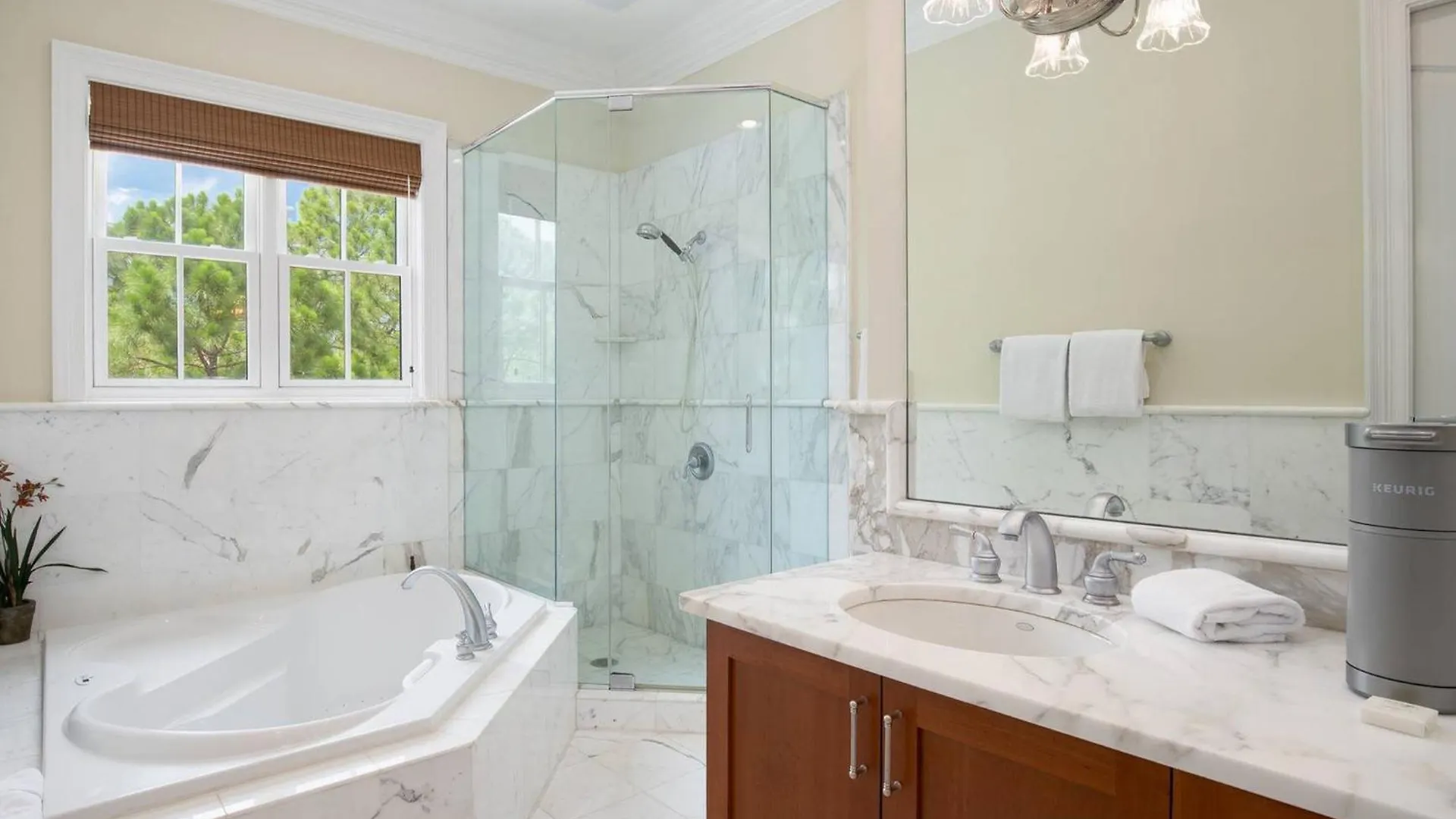 Villa Le Jardin 169 Luxurious Escape To The Ocean Bay Views