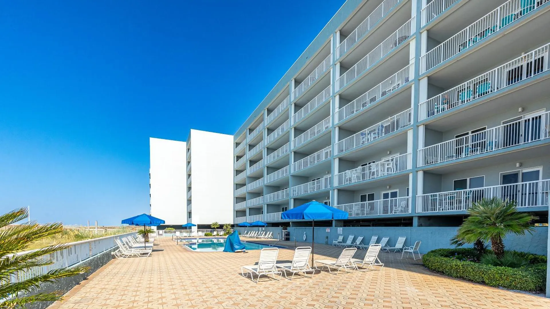Sandpiper Cove 1115- By Isle Apartment *