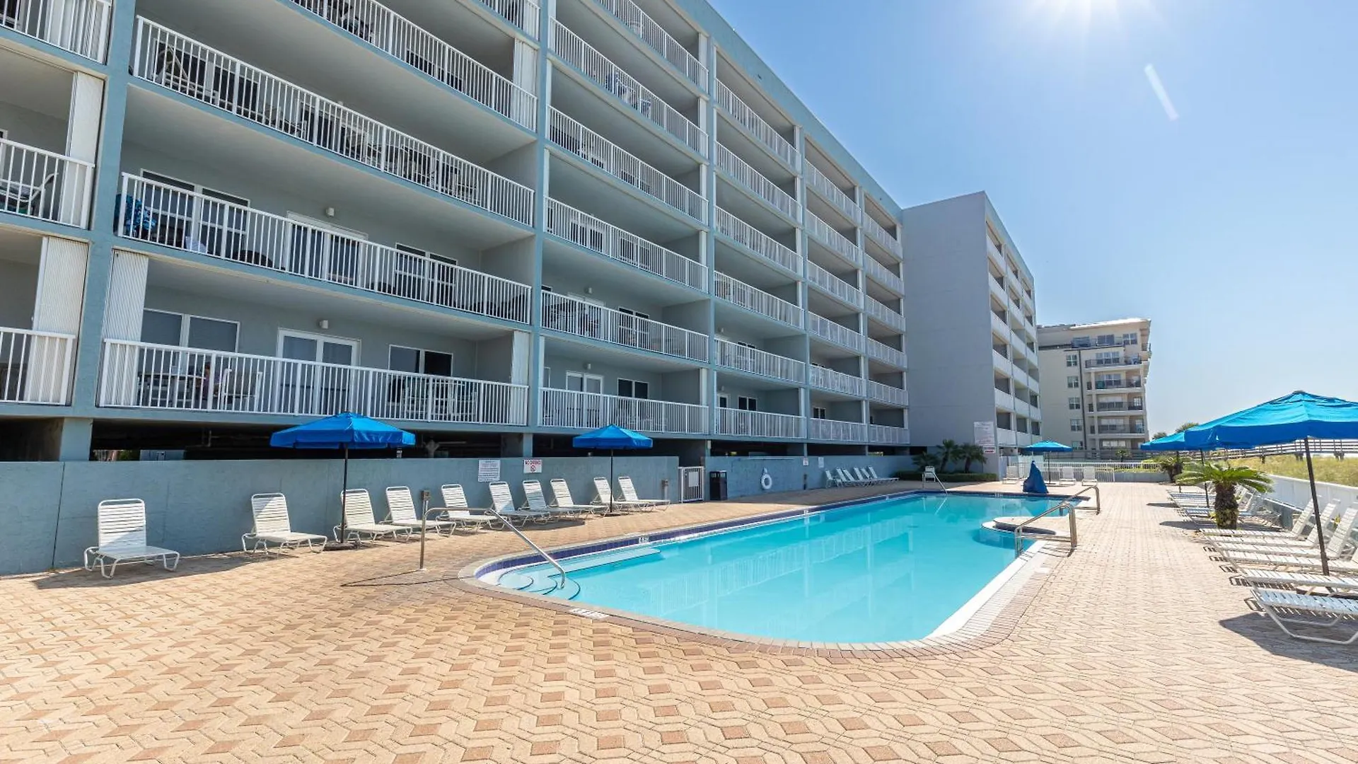 Sandpiper Cove 1115- By Isle Apartment