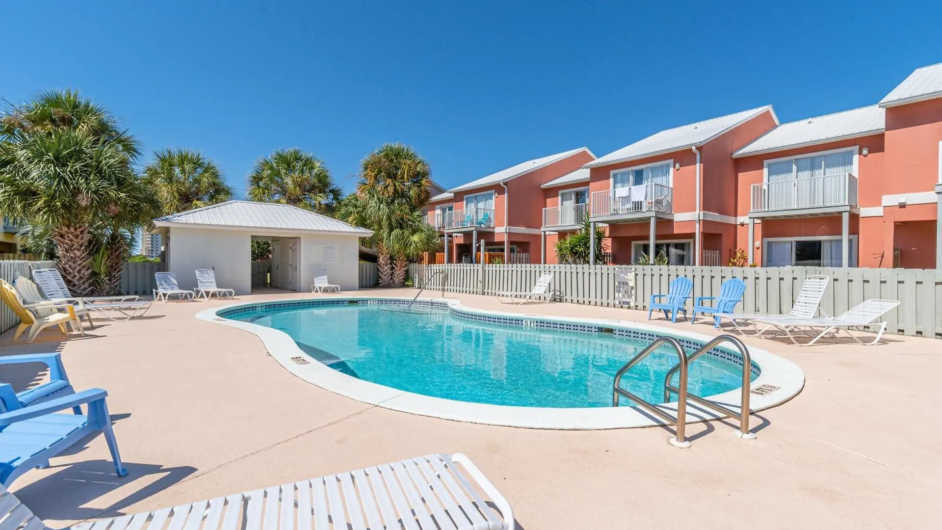5 Min Walk To Beach, Sparkling Pool, Mins To Shops &outlet! 13 *