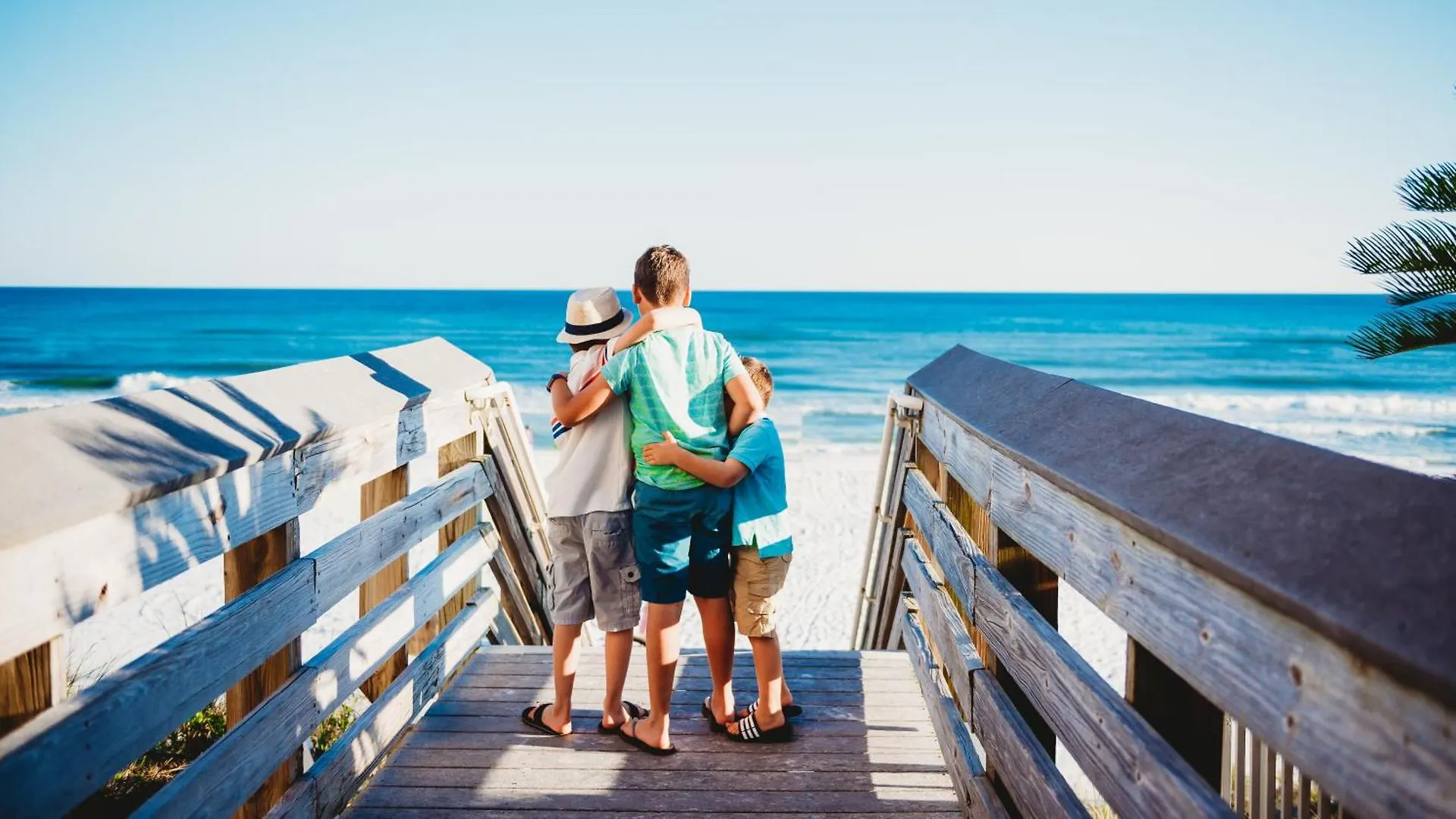 5 Min Walk To Beach, Sparkling Pool, Mins To Shops &outlet! 13