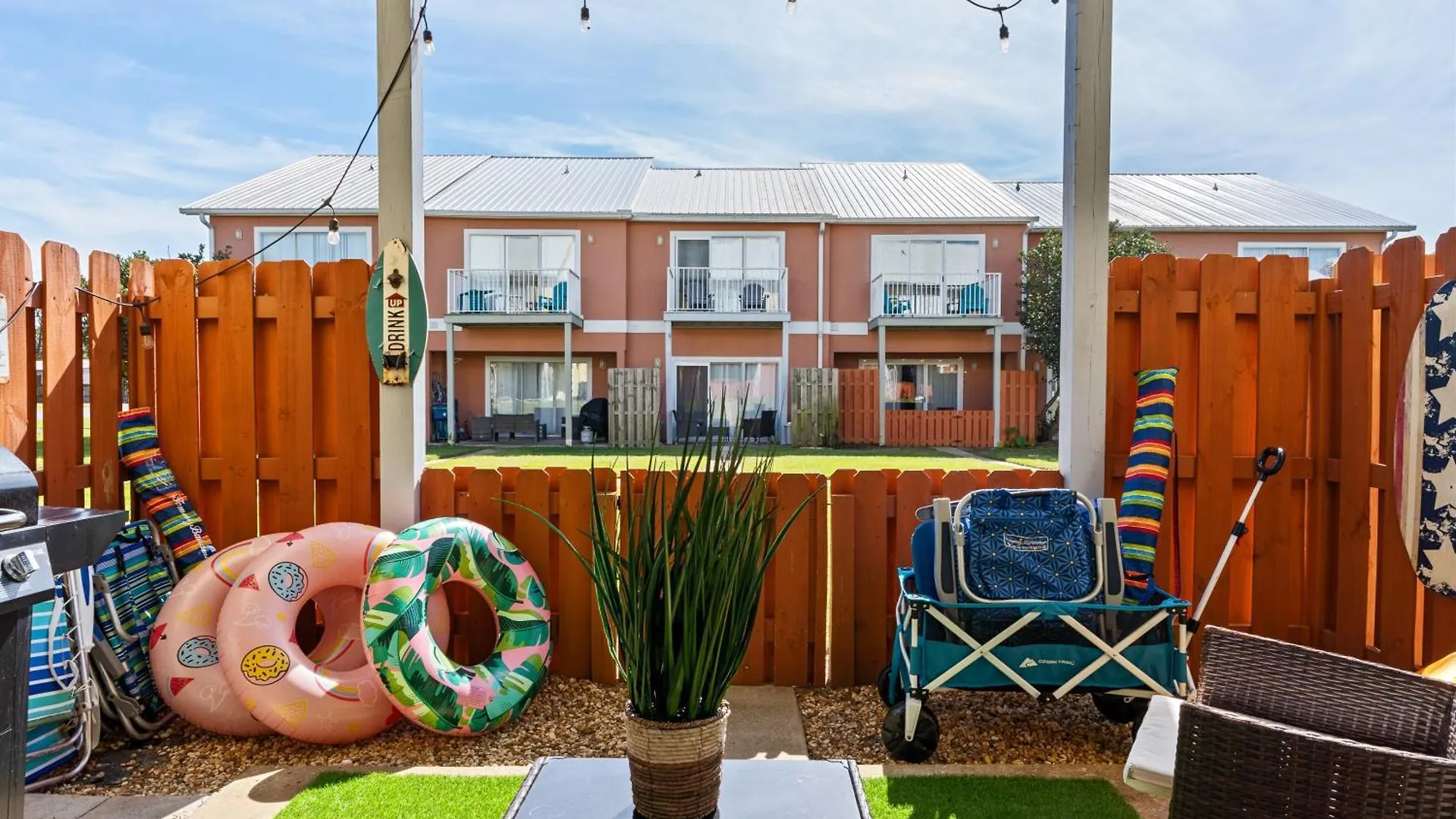 Holiday home 5 Min Walk To Beach, Sparkling Pool, Mins To Shops &outlet! 13 Destin