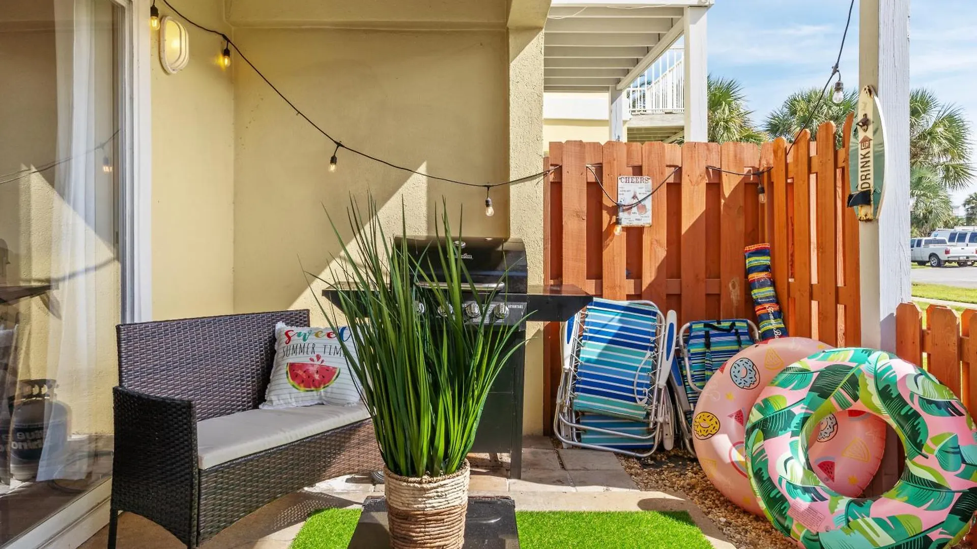 5 Min Walk To Beach, Sparkling Pool, Mins To Shops &outlet! 13 Holiday home *