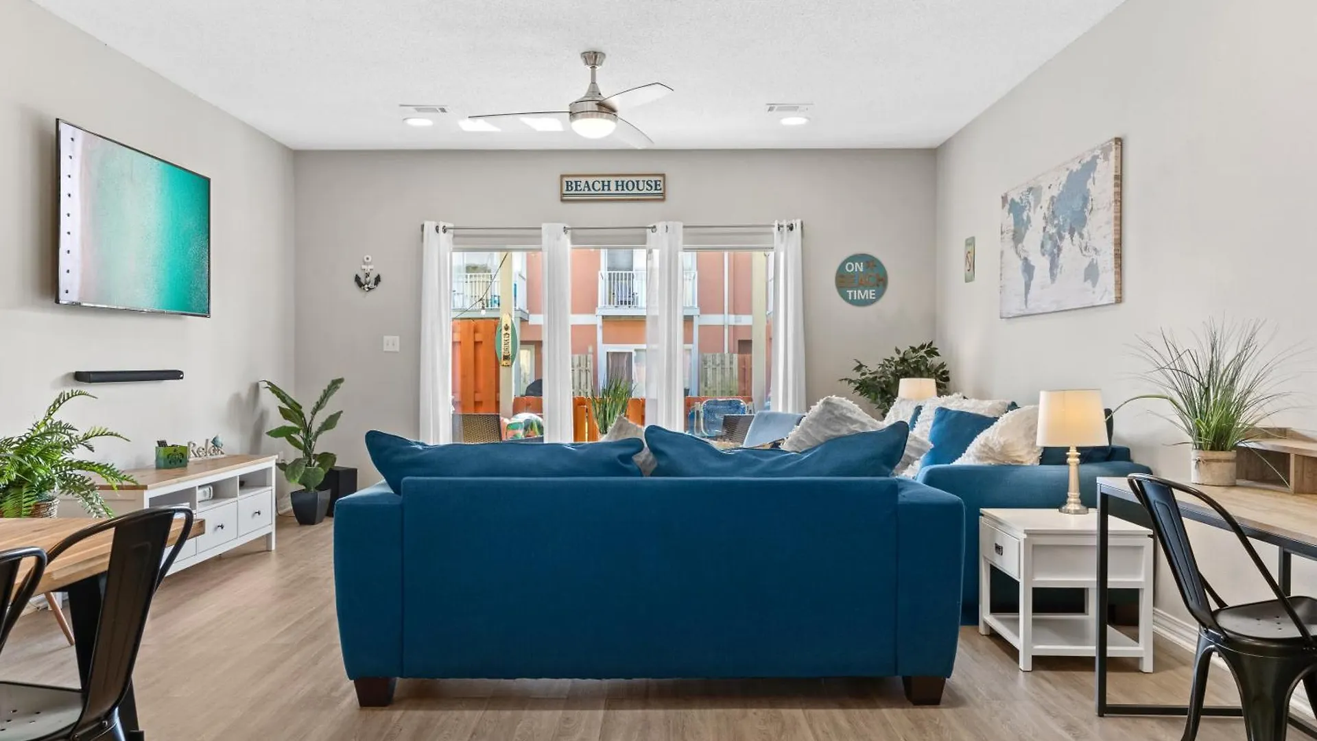 5 Min Walk To Beach, Sparkling Pool, Mins To Shops &outlet! 13 *