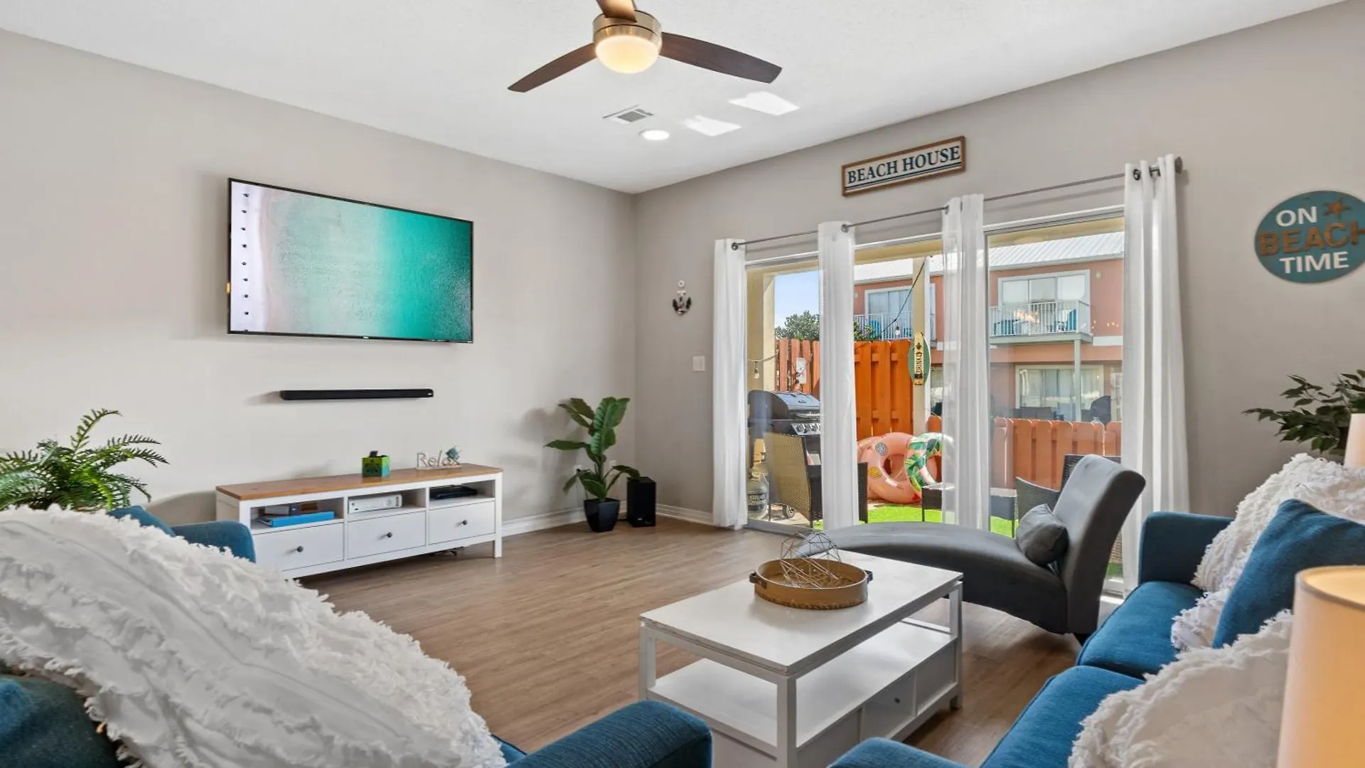 5 Min Walk To Beach, Sparkling Pool, Mins To Shops &outlet! 13 * Destin