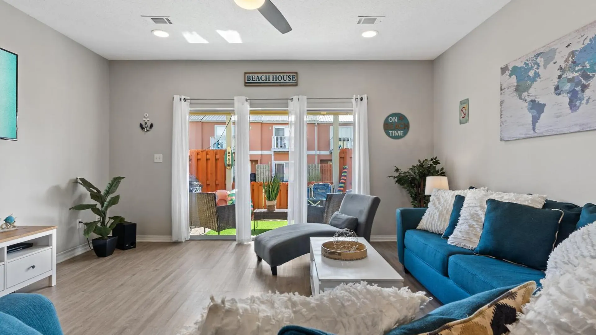 5 Min Walk To Beach, Sparkling Pool, Mins To Shops &outlet! 13