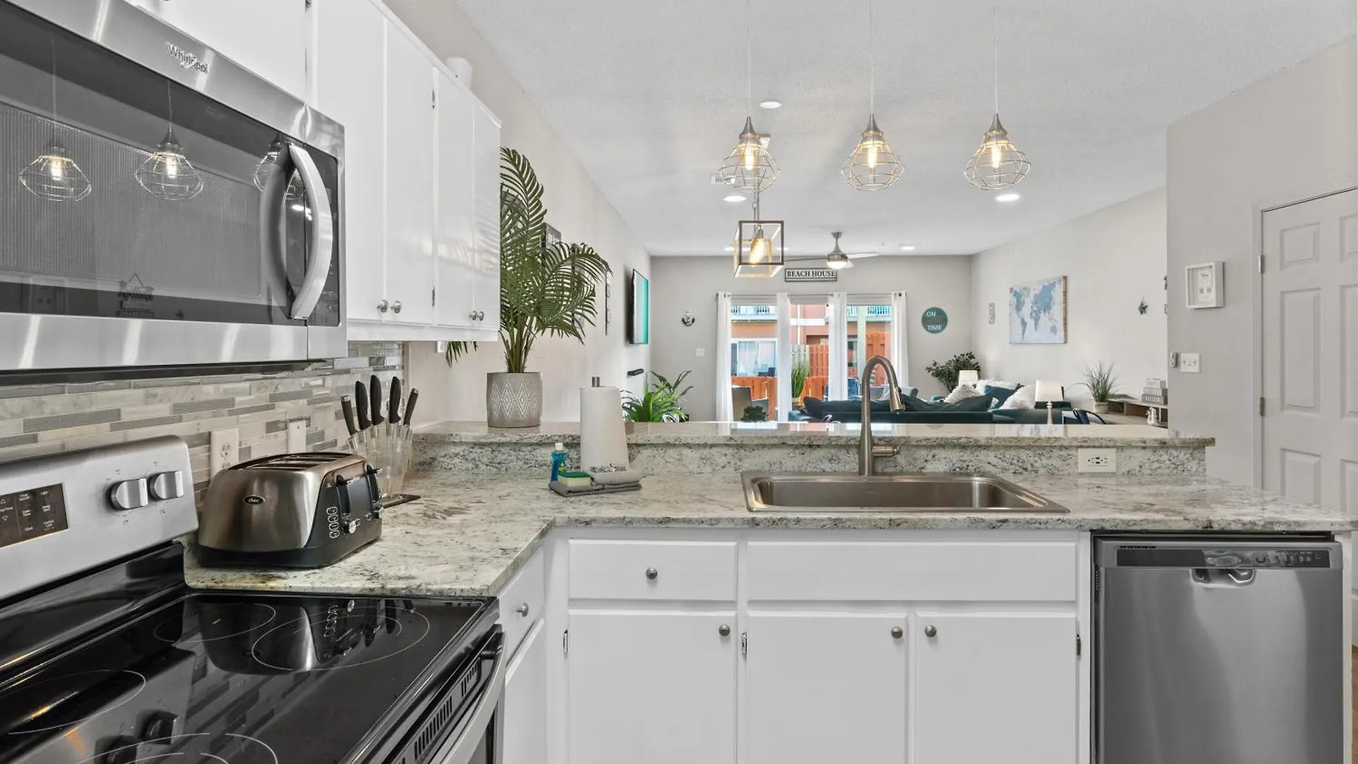 Holiday home 5 Min Walk To Beach, Sparkling Pool, Mins To Shops &outlet! 13 Destin