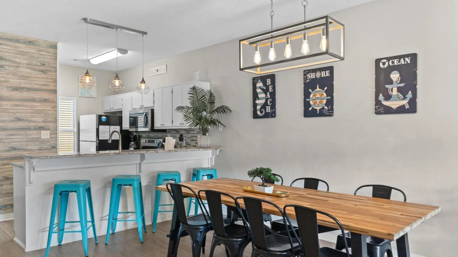 5 Min Walk To Beach, Sparkling Pool, Mins To Shops &outlet! 13 * Destin