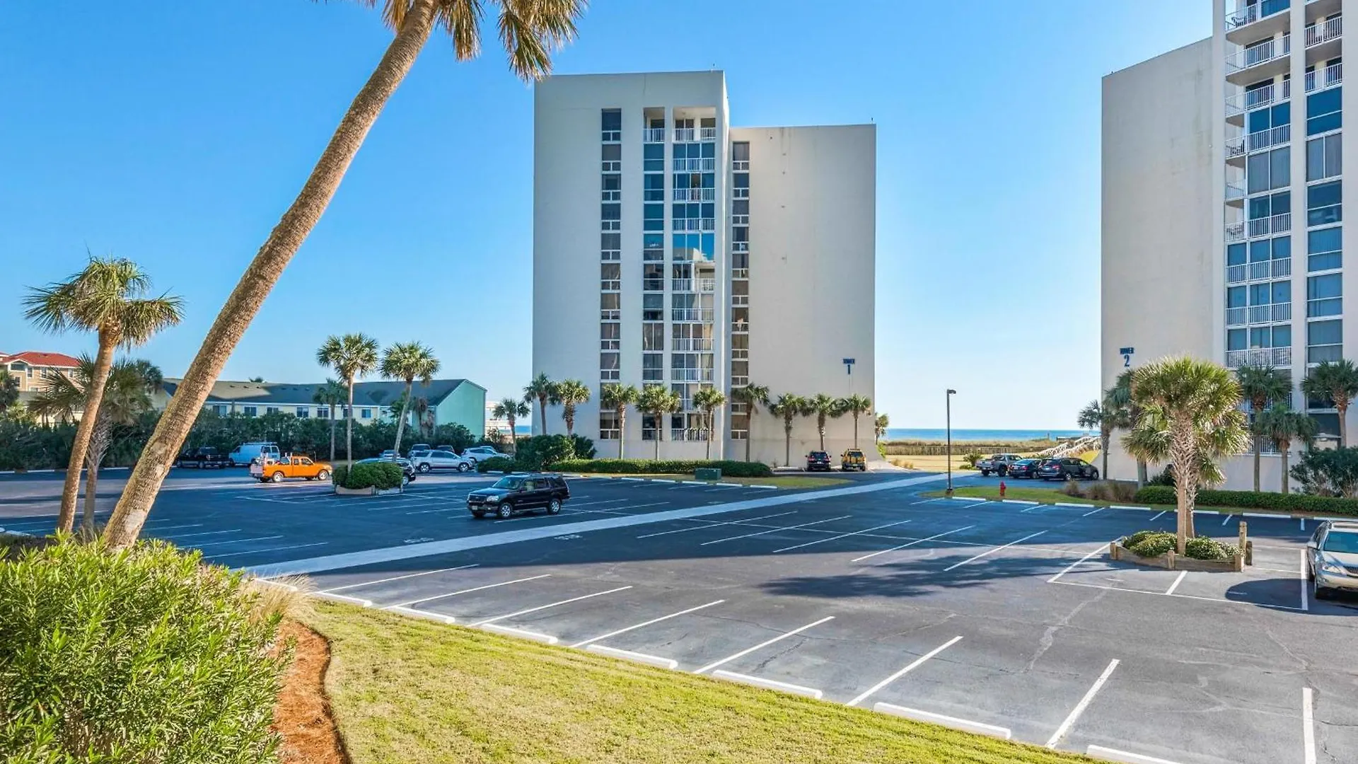Shoreline Towers 3026 Apartment