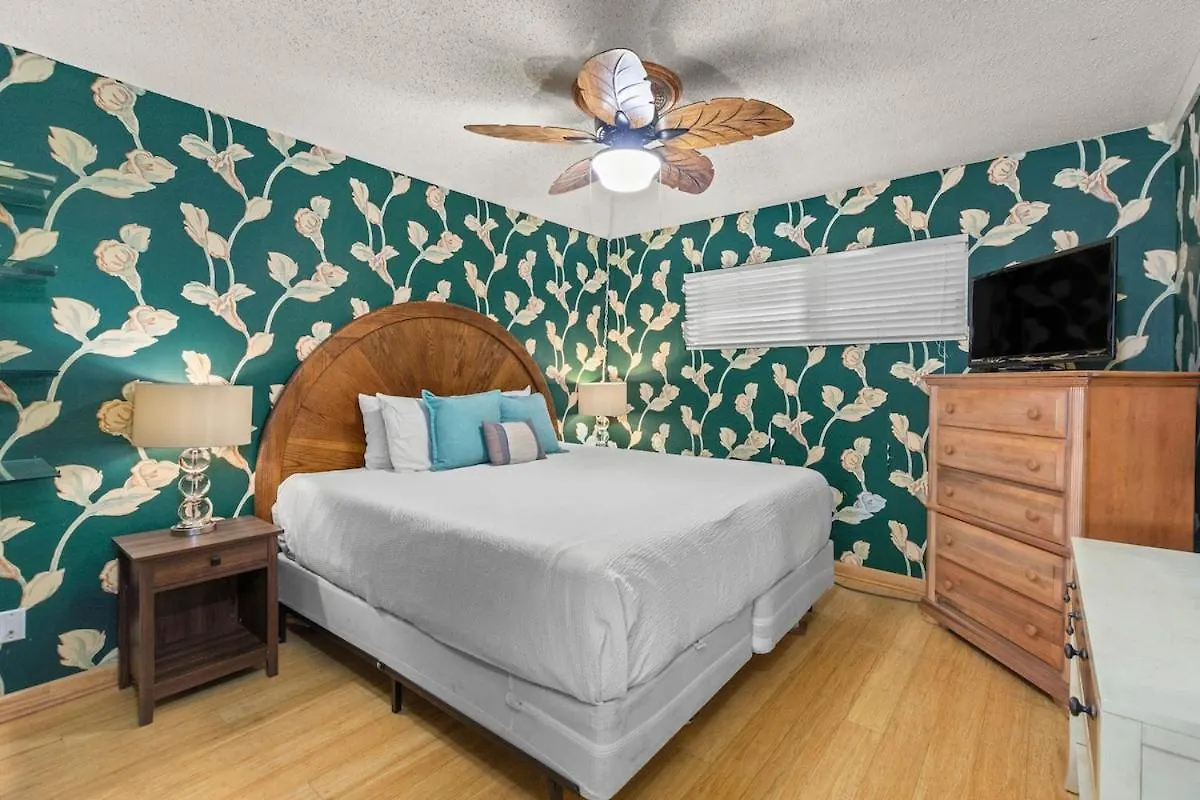 Sandy Beaches-3 Pools-pet Friendly Holiday home Destin