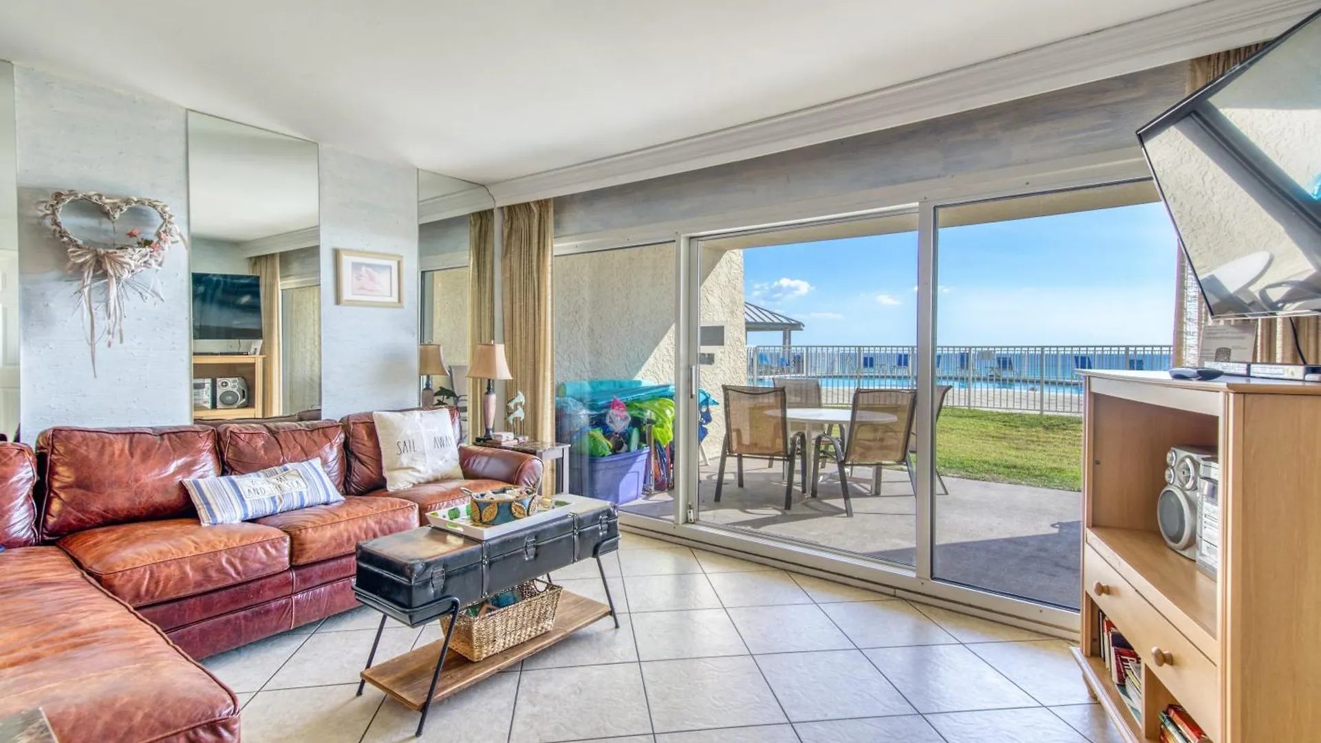 公寓 House C104 - Beachfront With Pool, Wifi, & Service