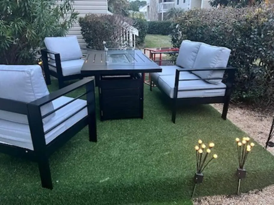 Beautiful 1st Floor Unit Half Mile From Amazing דירה *