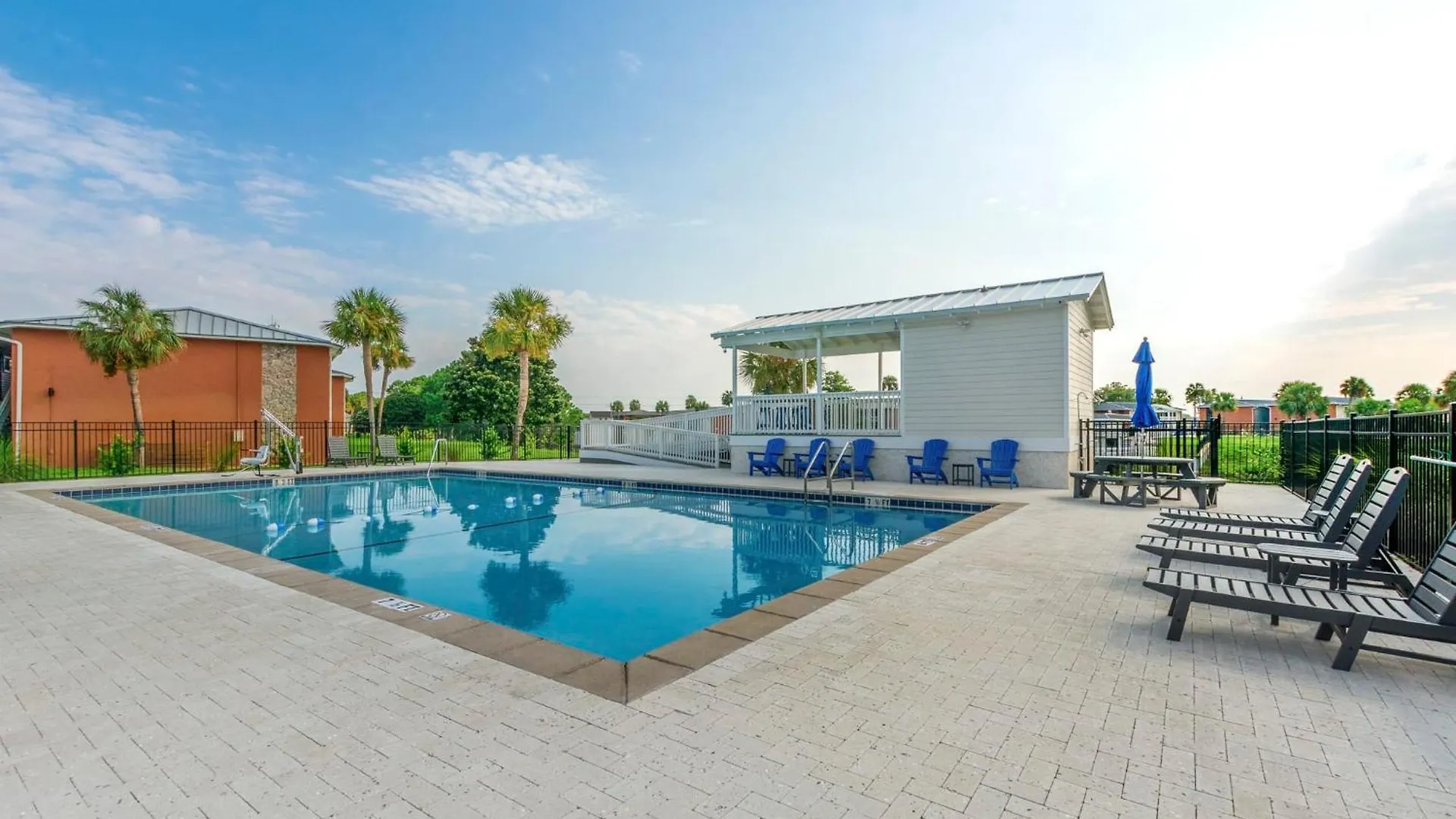Sapphire Sands 3 Pools Pet Friendly デスティン