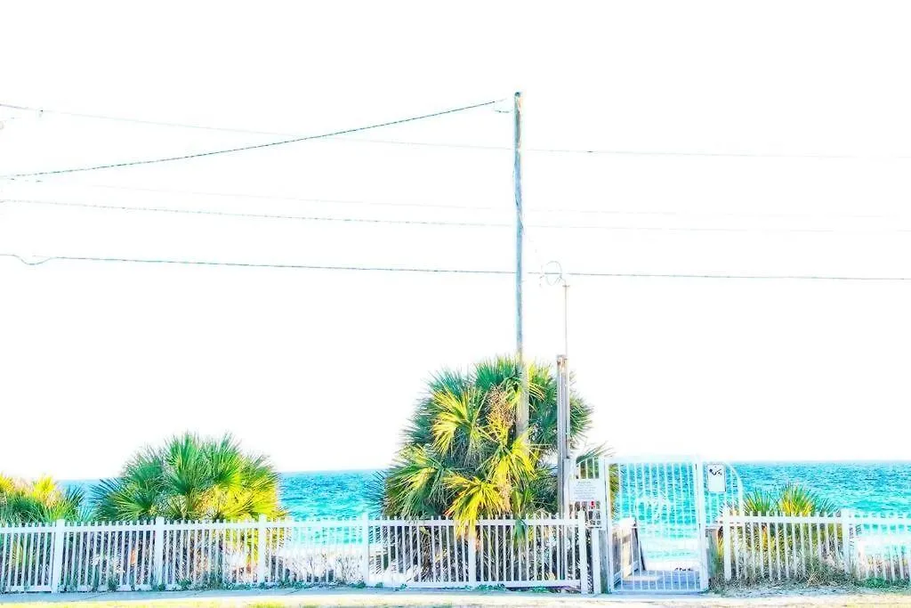 Private With Seasonal Chair Service And Heated Pool Apartmán *