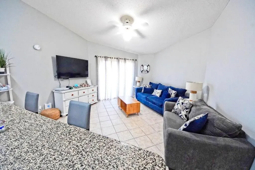 Private With Seasonal Chair Service And Heated Pool Apartmán *