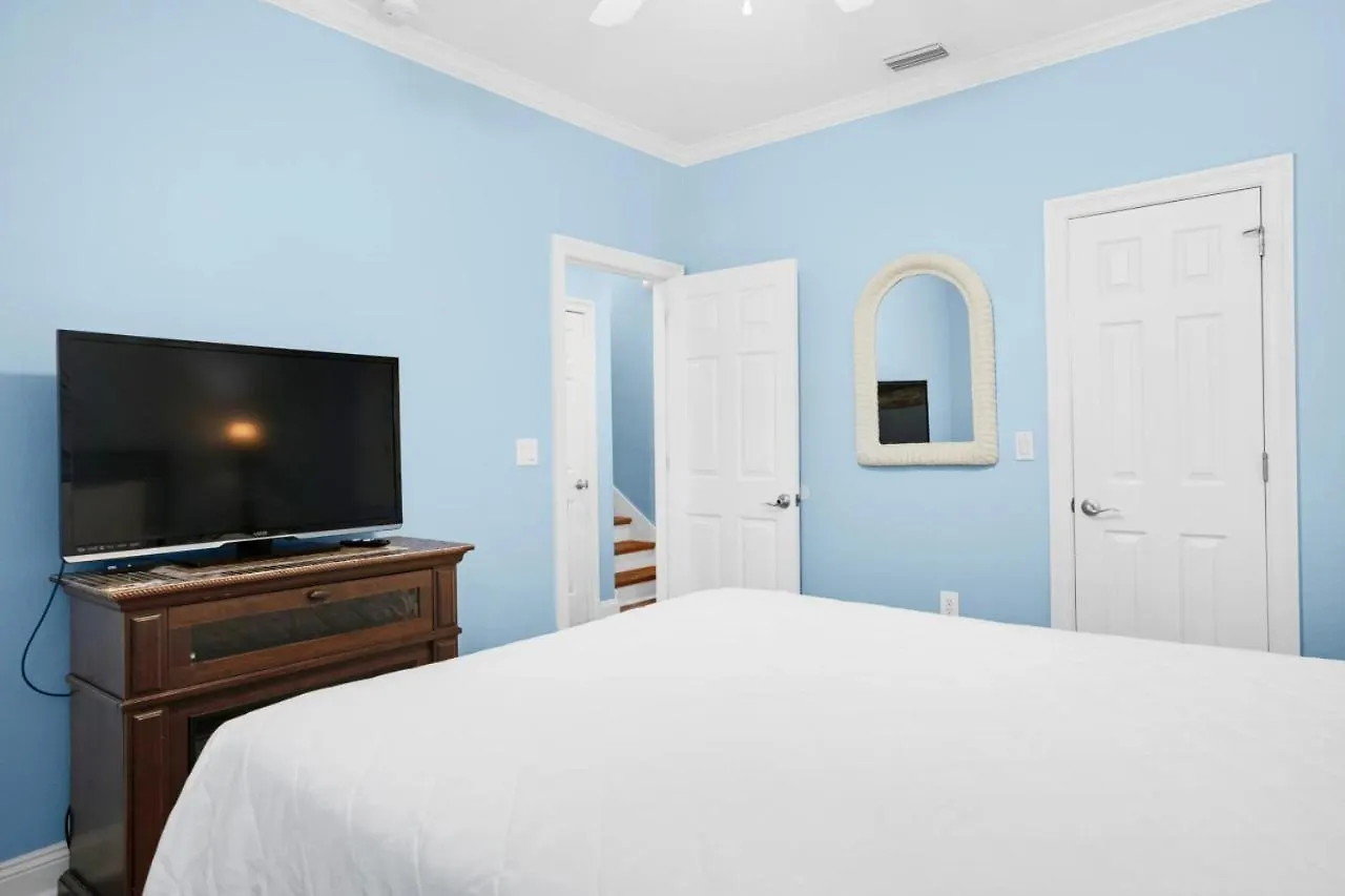 Skips Corner Pet Friendly Trolley Destin