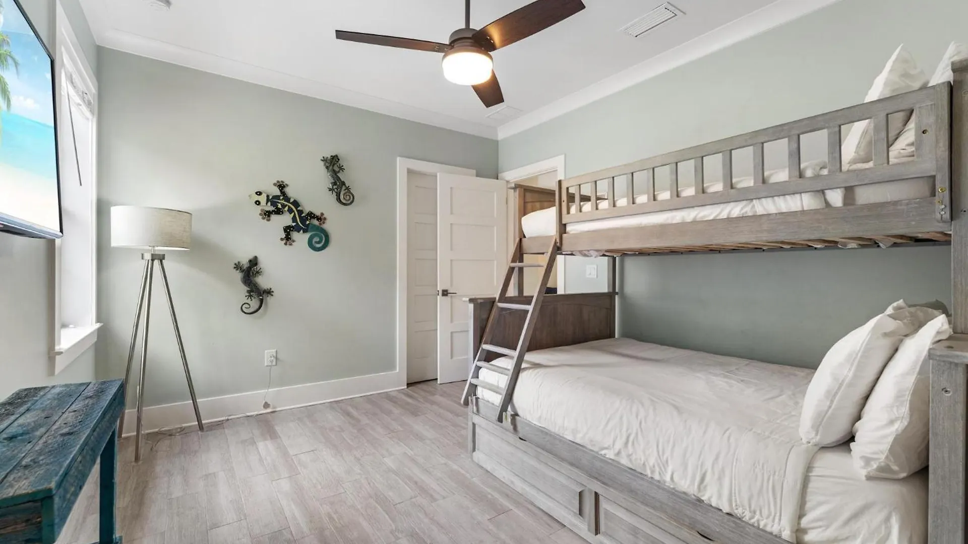 1864 * Destin