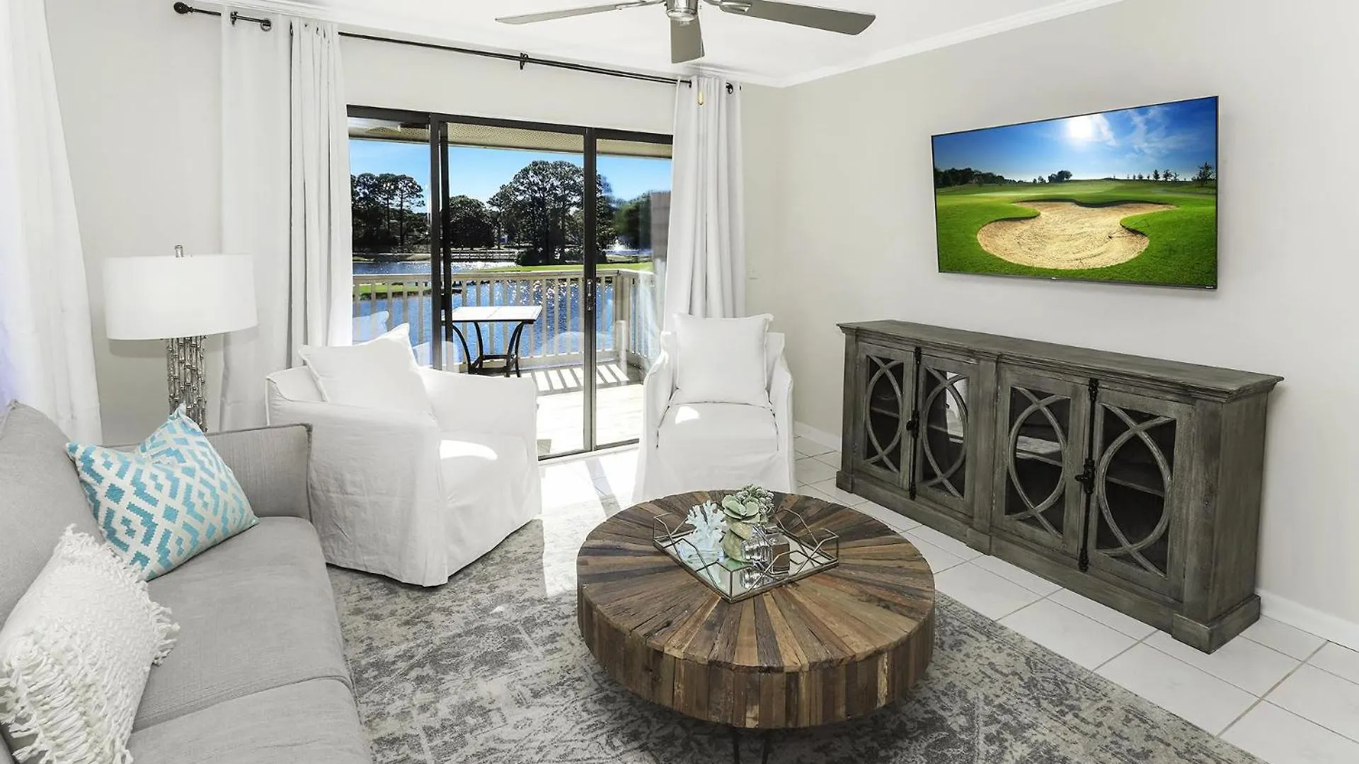 913 Harbour Point *