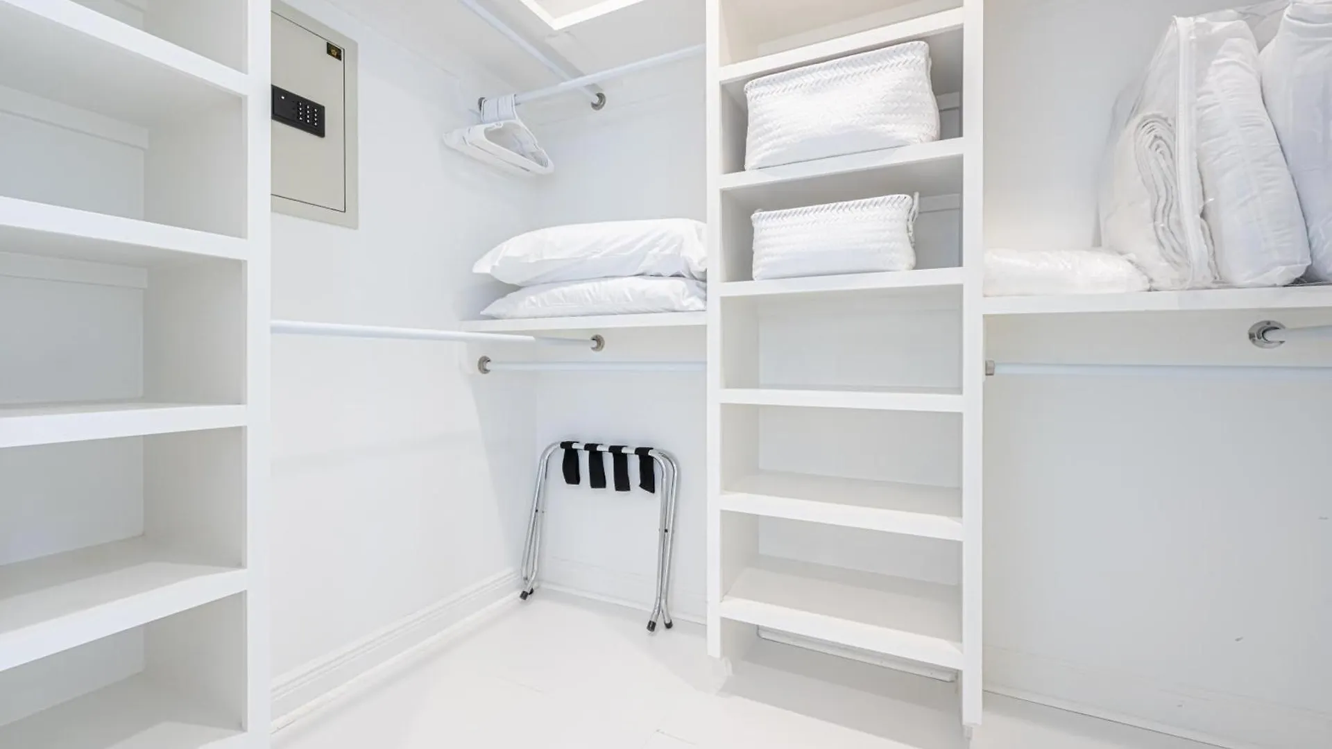 1922 - Madis Jule - 4br 4ba *