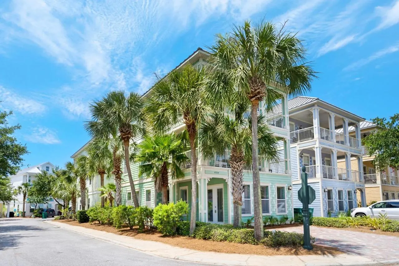 Holiday home Splish Splash Pet Friendly Pool View Destin